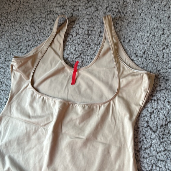Spanx Shapewear Top - Picture 7 of 7